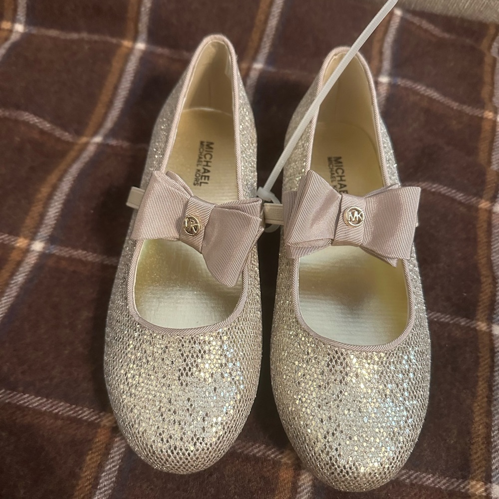 Micheal Kors Glitter flats in size 1